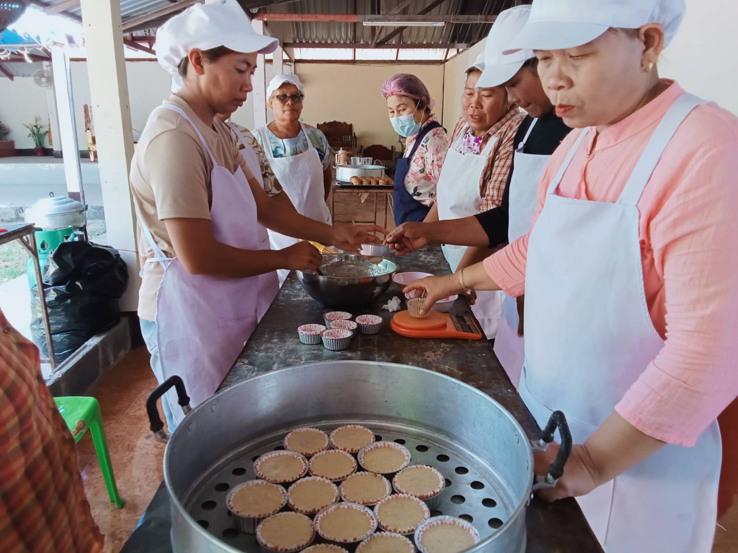 title - สำนักงานการปกิรูปที่ดินจังหวัดอำนาจเจริญ จัดฝึกอบรมโครงการดำเนินงานอันเนื่องมาจากพระราชดำริ ฯ หลักสูตรการทำขนมไทย